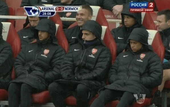 BHvqgWXCYAAp3Gx.jpg-large (599×379)