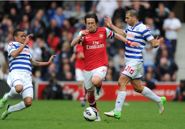 Tomas Rosicky Of Arsenal Breaks Past Jermaine Jenas And Tal… News Photo - Getty Images - 168029940